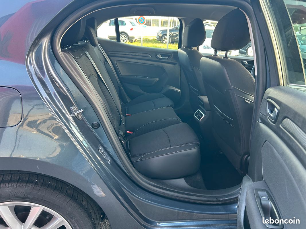 Renault Mégane IV BERLINE TCe 100 Energy Zen (image 5)