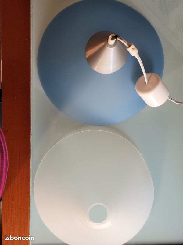 Lampe à suspendre bleue (image 1)