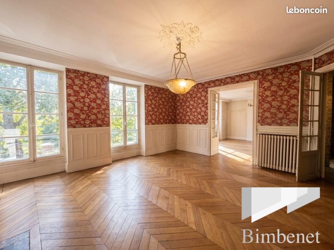 Maison 8 pièces 230 m² · à Orléans · 230 m² · 525 000 €