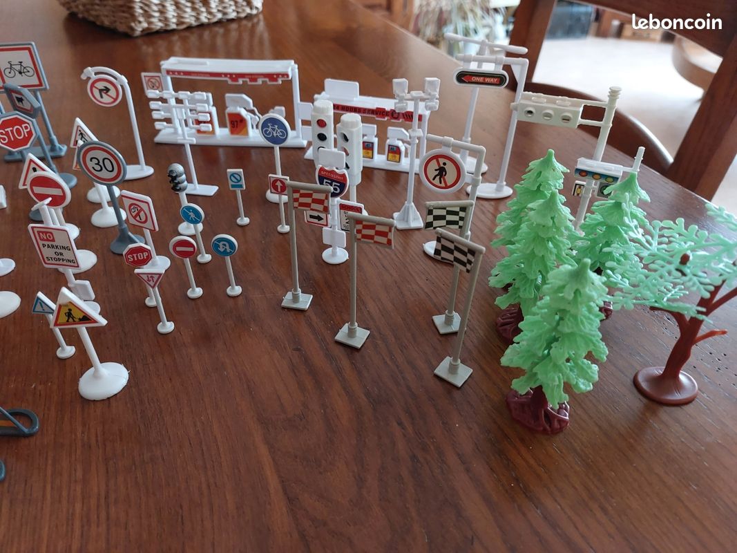 SUPVOX Lot 10 Panneaux De Signalisation Miniatures En Plastique - Jouets Éducatifs Pour Enfants, Décoration De Table