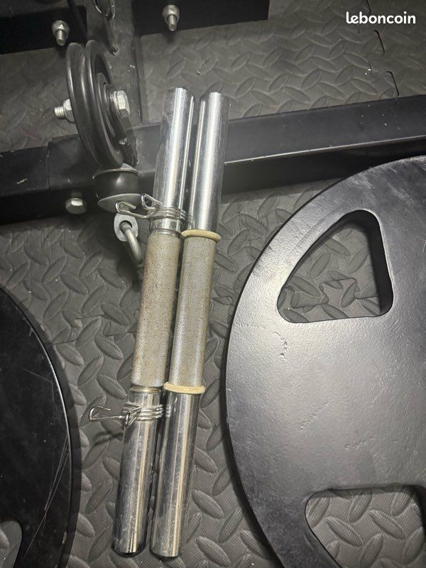 Poids musculation + barre olympique + altères à vendre (image 3)