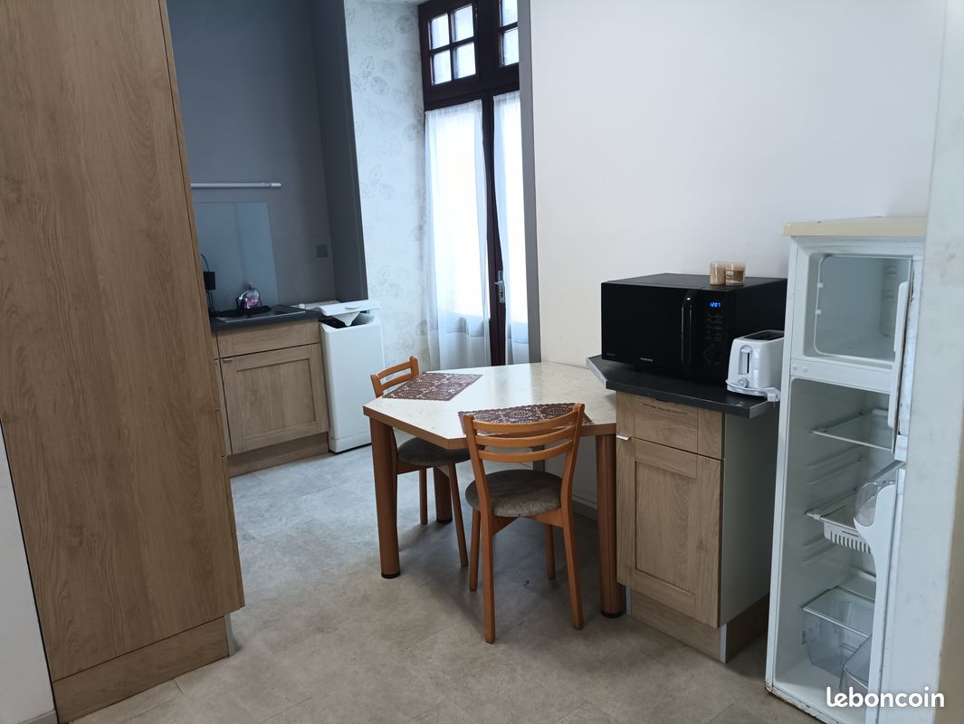 Appartement 1 pièce 52 m² · à Fontenay-le-Comte · 52 m² · 650 €/mois