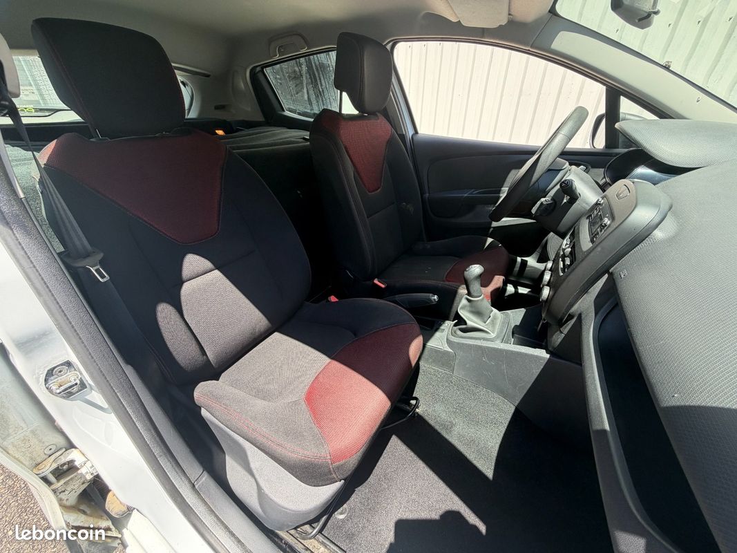 RENAULT CLIO IV SOCIETE 1.5 dCi 75 CV ENERGY + CLIMATISATION + BLUETOOTH + RÉGULATEUR ET LIMITEUR DE VITESSE (image 11)