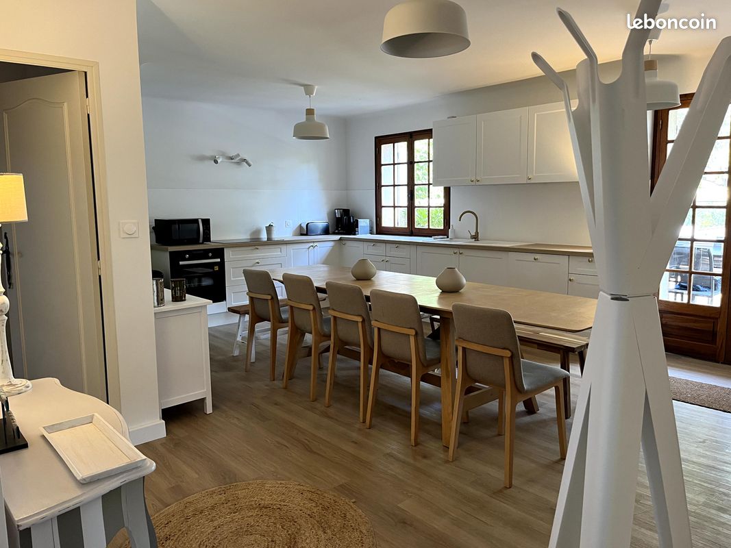 Maison 8 pièces 136 m² · à Saint-Cyr-sur-Mer · 136 m² · 865 200 €