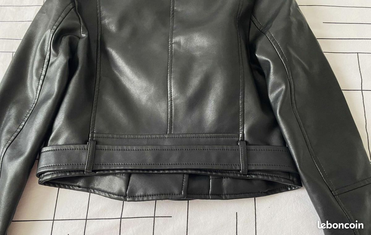 Perfecto (Veste Moto) Femme Pull & Bear Noir Taille M - Occasion Très Bon État