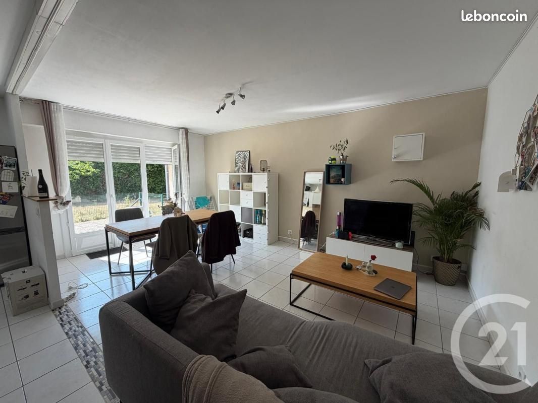 Appartement 2 pièces 45 m² · à Saint-Jacques-de-la-Lande · 45 m² · 750 €