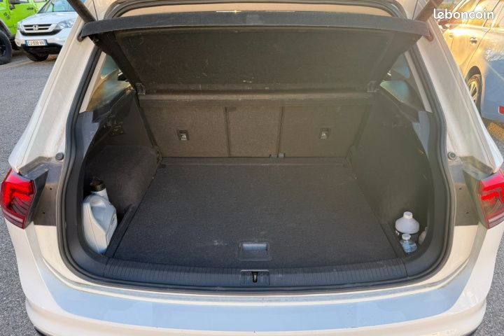 Volkswagen Tiguan 2.0 TDI 150 DSG7 Carat Exclusive / CARPLAY / TOIT OUVRANT / CAMERA 360 / REGULATEUR ACC (image 32)