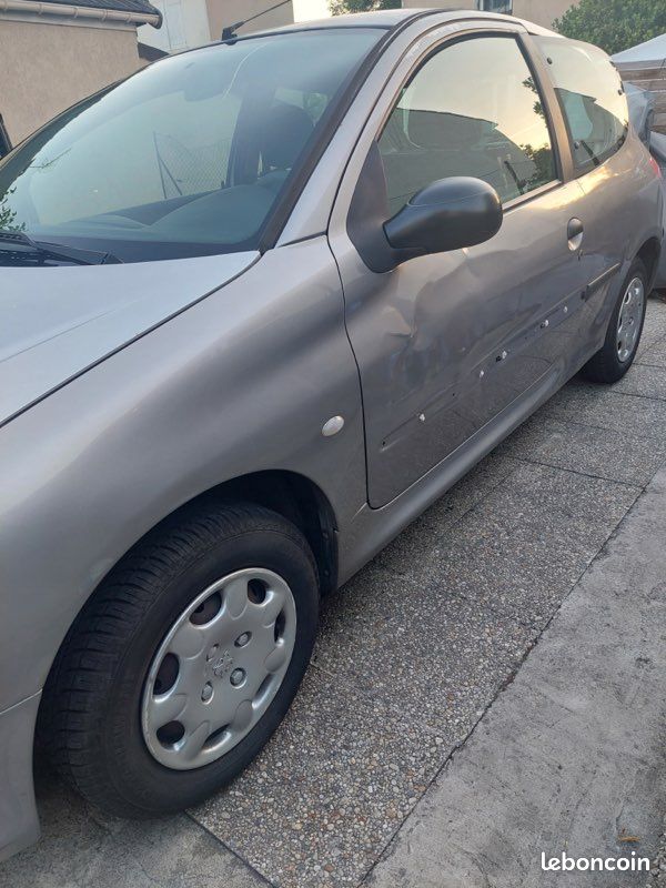 Peugeot 206 1.4 i (image 1)