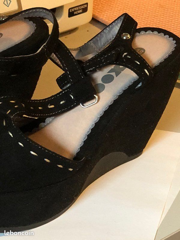 Chaussures à talons noires pour femmes (image 2)