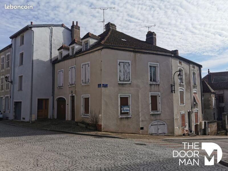 Maison 6 pièces 152 m² · à Bourbonne-les-Bains · 152 m² · 45 000 €