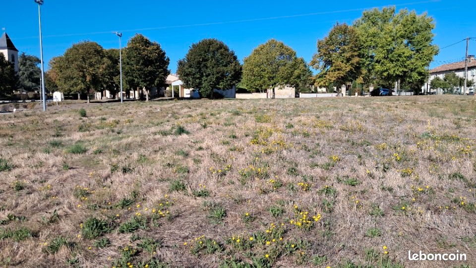 Terrain 2 000 m² Fontaines D Ozillac · à Fontaines-d'Ozillac · 30 000 €