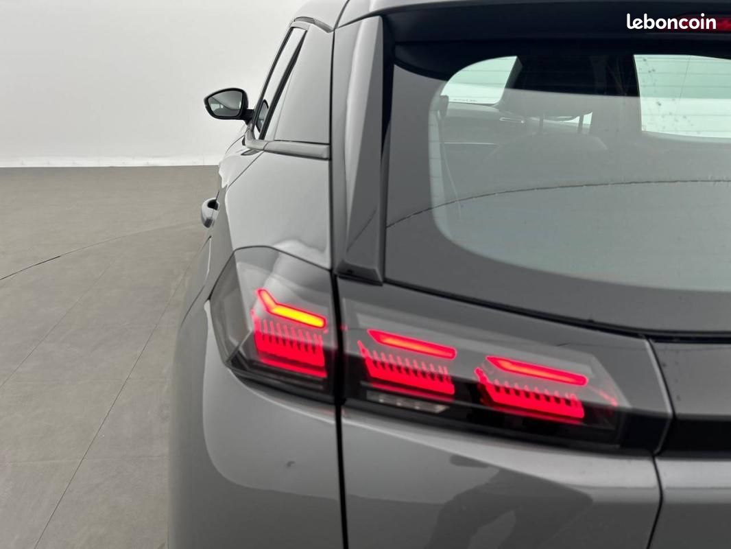 Peugeot 2008 PureTech 100 S&S BVM6 - Active (image 17)