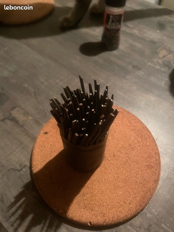 Pot à ciselet (image 1)
