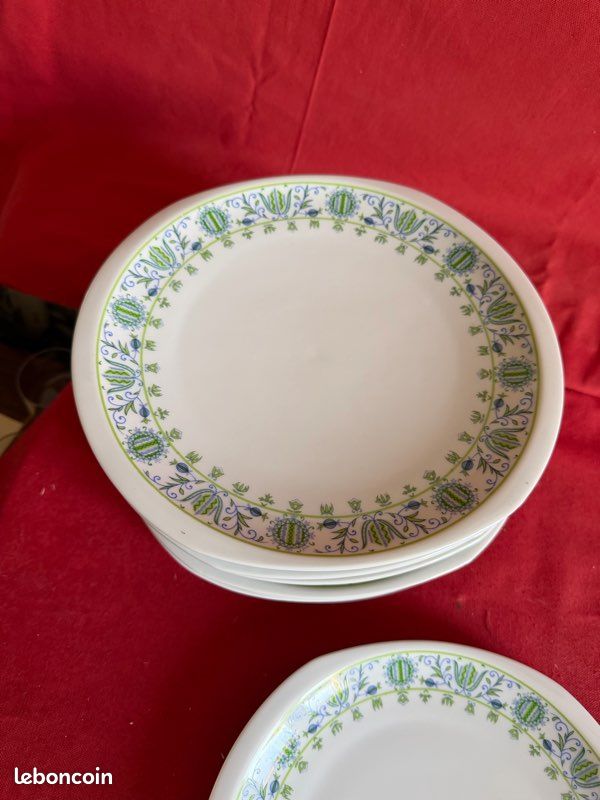 12 assiettes plates porcelaine de Limoges Bernardaud (image 3)