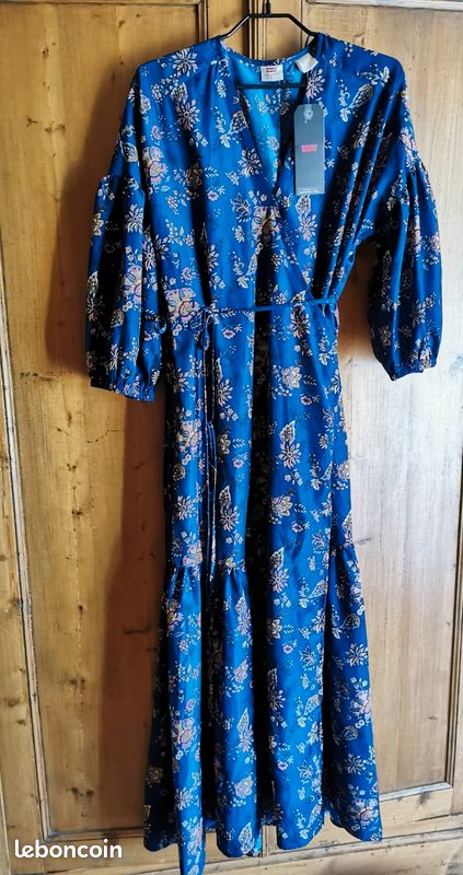 Robe portefeuille légère de la marque LEVI'S, Neuve avec étiquette (image 1)