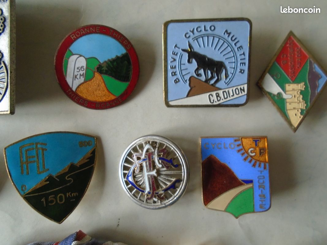 Lot De 5 Insignes Vintage Cyclisme - Récompenses Courses Vélo - Souvenirs Collection