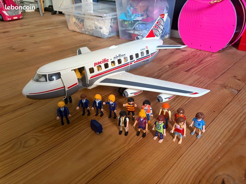Playmobil avion Pacific airlines avec équipage et passagers (image 1)