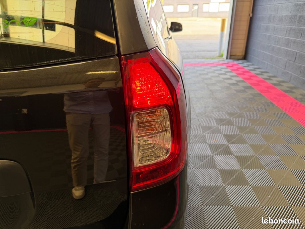 DACIA LOGAN MCV TCe 90 Ambiance / Ecran / Régulateur et limiteur de vitesse / Distribution / (image 39)