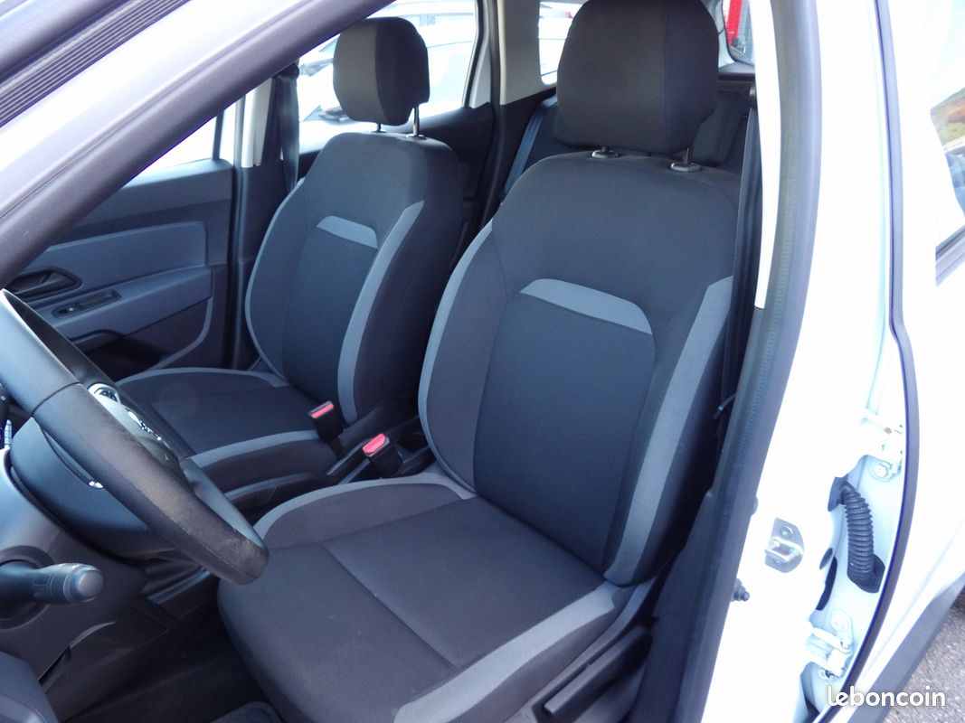 Dacia DUSTER 1.5 BLUE DCI 115CH ESSENTIEL 4X4 (image 3)