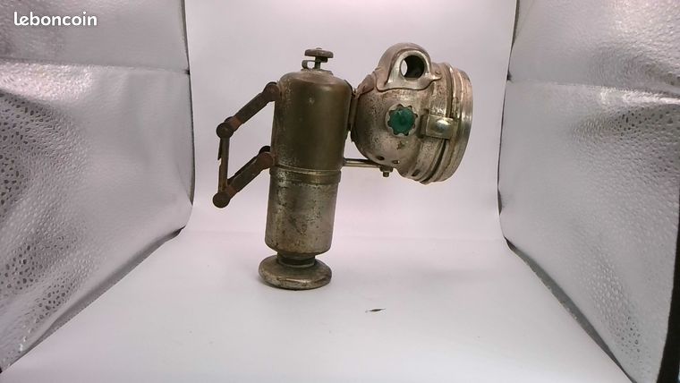 Ancienne lampe lanterne phare velo carbure acethylene luxor - Collection