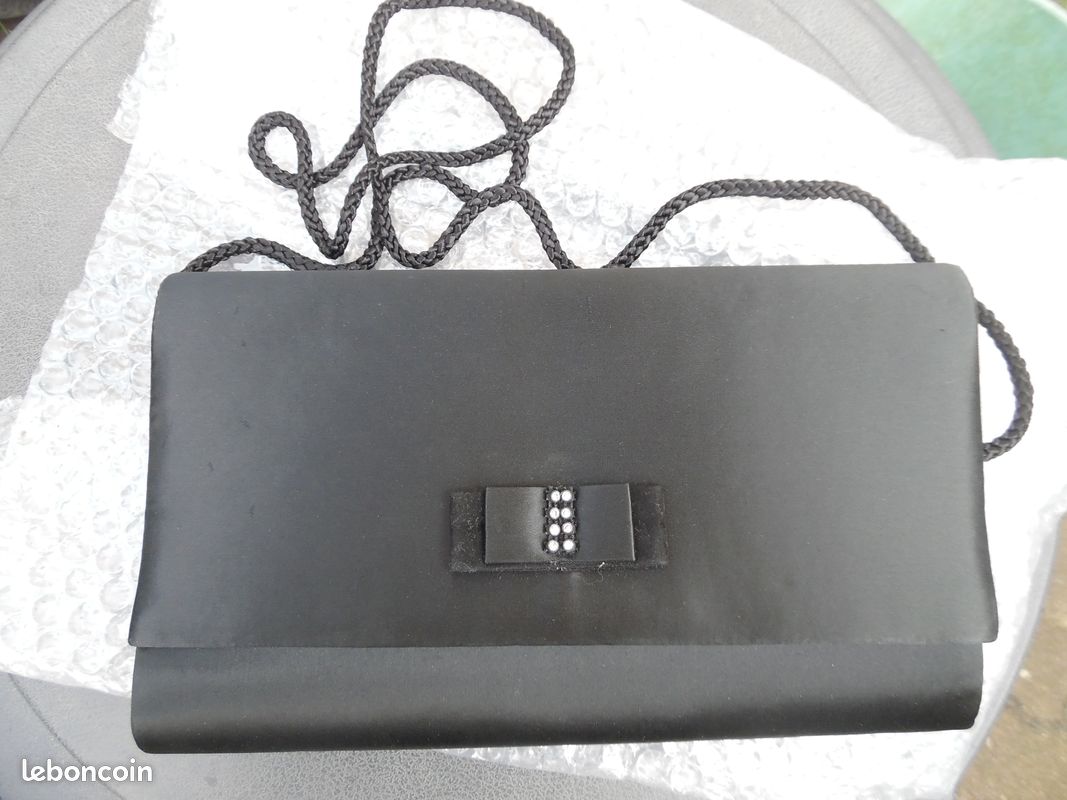 Pochette Cérémonie satin noir (image 1)