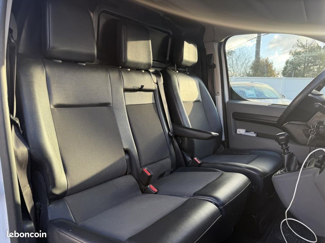 PEUGEOT EXPERT Long 2.0 BlueHDi 120ch Premium - Attelage - CarPlay (image 16)