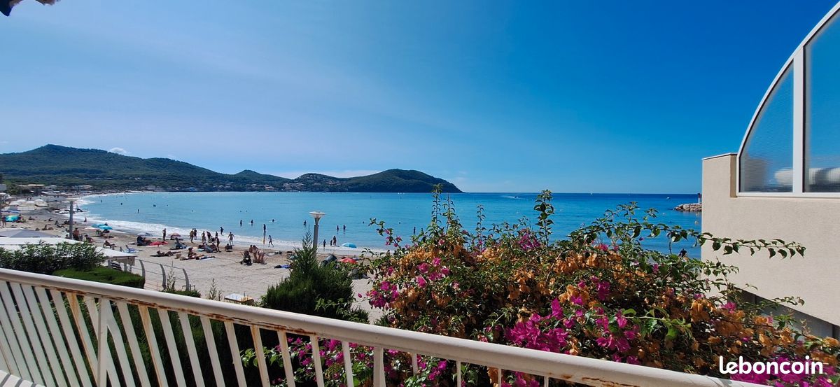 Appartement 3 pièces 66 m² · à Saint-Cyr-sur-Mer · 66 m² · 1 250 €/mois