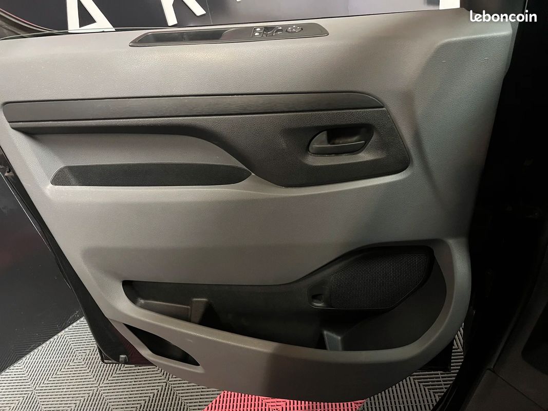 Peugeot EXPERT Urban Compact (image 26)