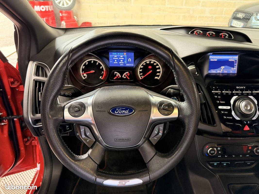 FORD FOCUS ST 2.0 SCTi EcoBoost 250 / Révisé - Pneus & Embrayage neuf (image 21)