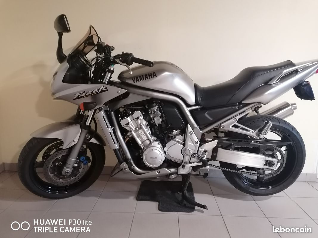 Vends yamaha fazer 1000 fzs Motos