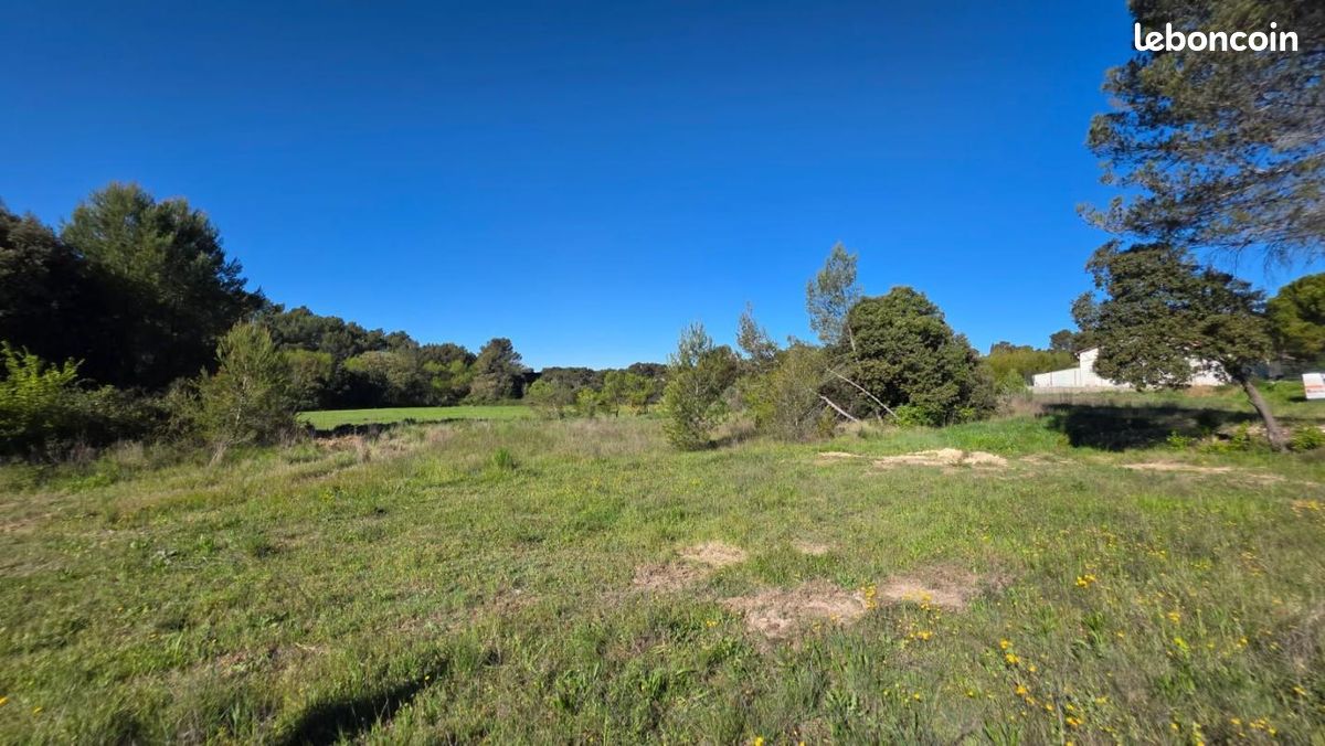 Terrain 340 m² Lambesc · 220 000 €