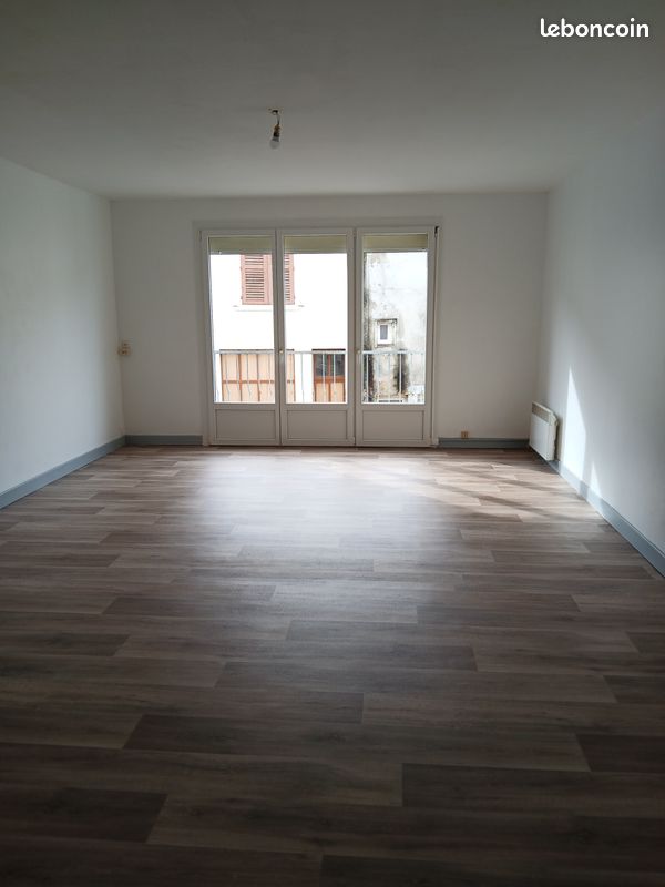 Appartement 3 pièces 75 m² · à Bourbonne-les-Bains · 75 m² · 445 €