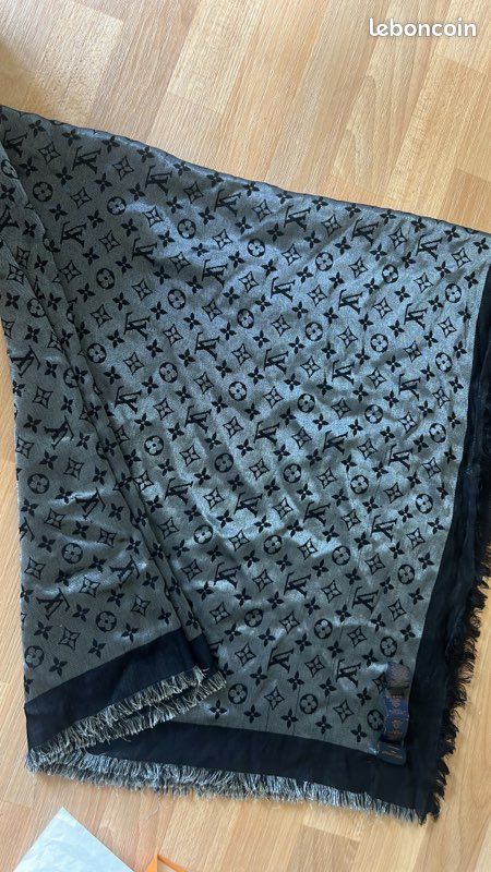 Écharpe en soie Louis Vuitton (image 3)