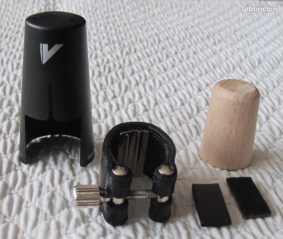 Vandoren LC27P - Ligature cuir saxo alto couvre-bec plastique