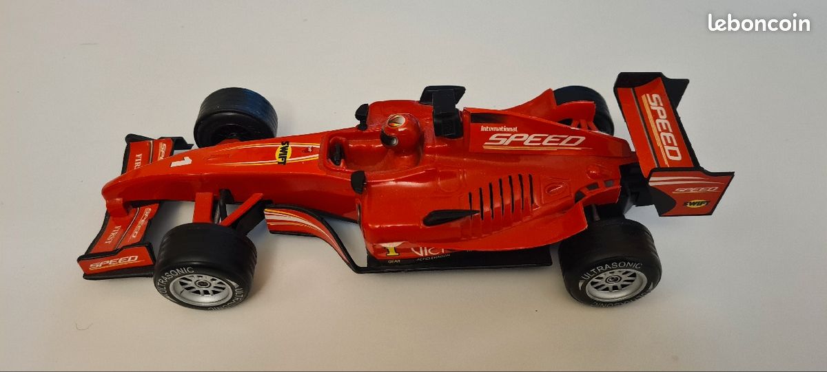 Ferrari F1 jouet enfant avec bruit et lumière arriére (image 2)