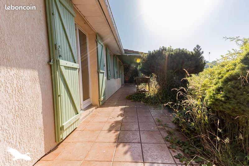 Maison 5 pièces 95 m² · à Lacommande · 95 m² · 210 400 €