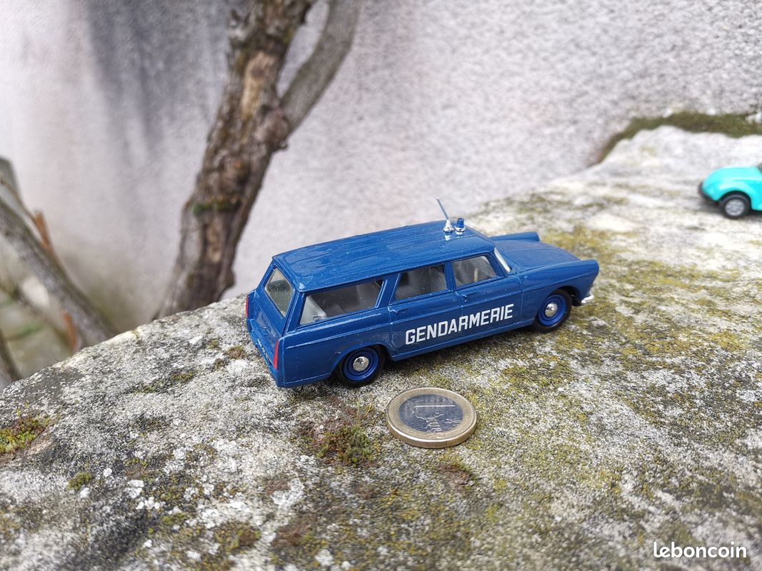 Miniature Peugeot 404 Break Sapeurs-Pompiers - Échelle 1/43 - Eligor - Édition Neuve