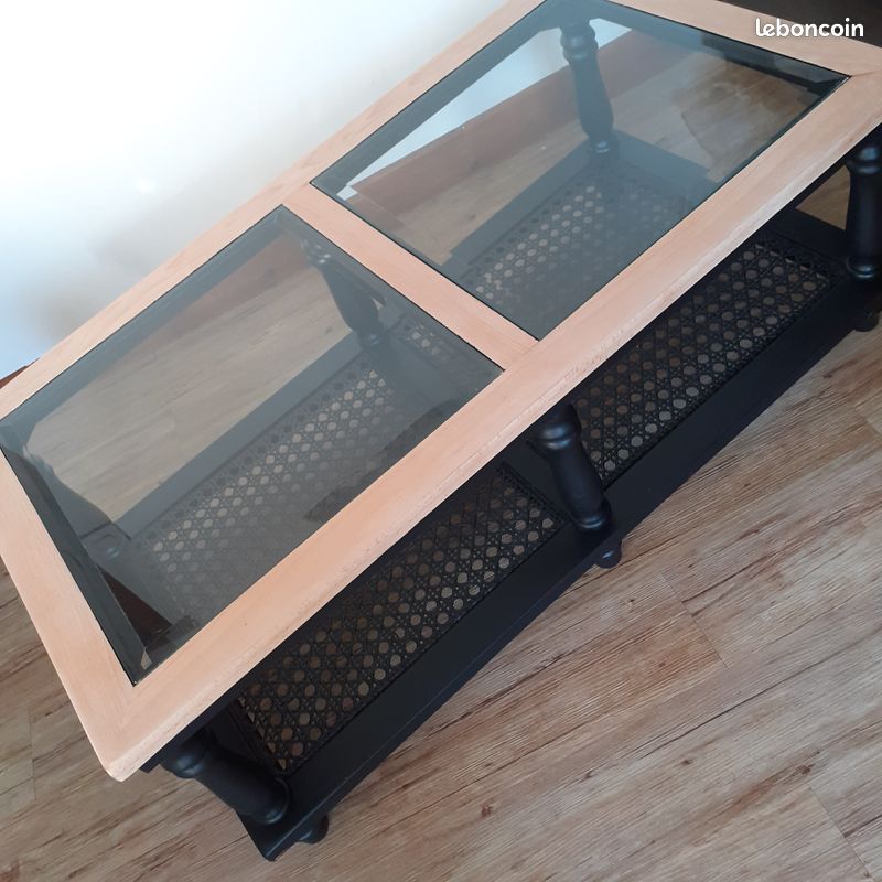 Table basse rénovée en merisier massif (image 1)