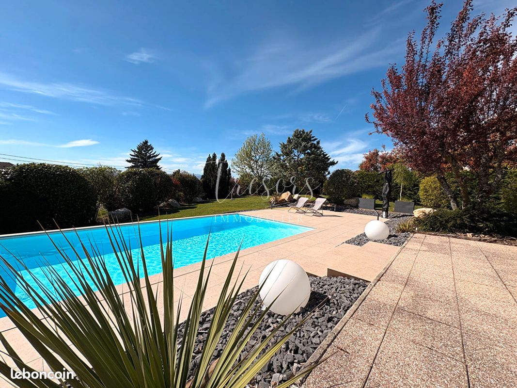 Maison 5 pièces 104 m² · à Viuz-la-Chiésaz · 104 m² · 690 000 €