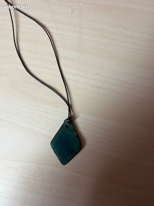 Collier (image 2)