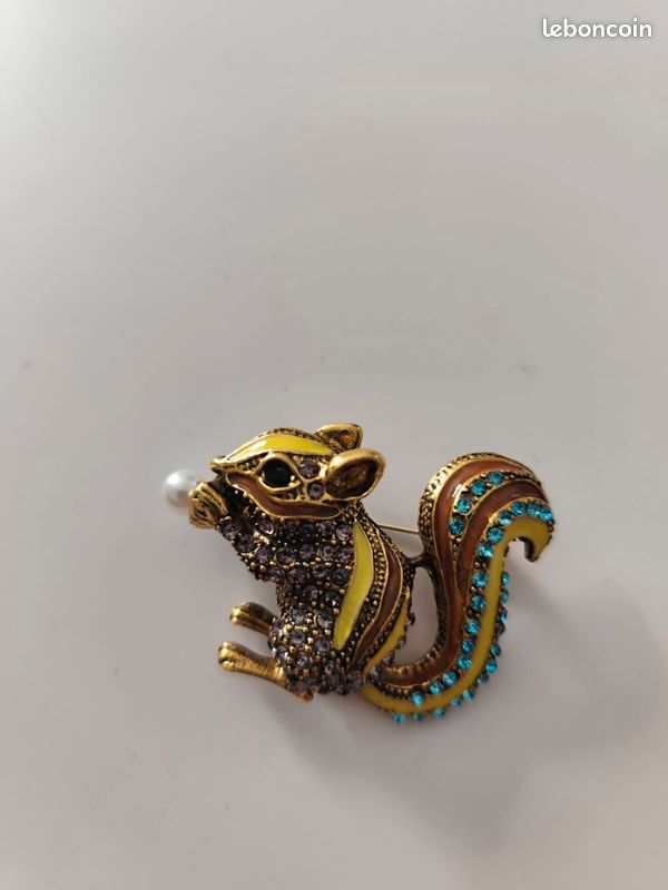 Broche Vintage écureuil Effet Marcassite - Métal Argenté, Modèle #K31, Occasion