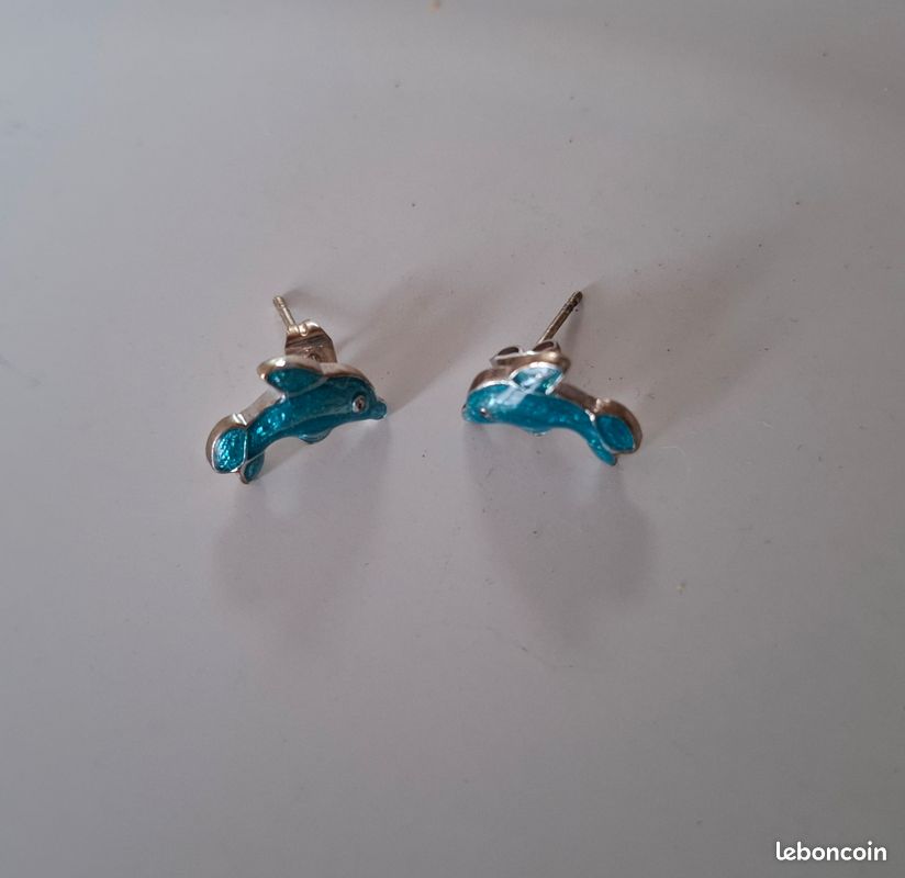 Boucles d'oreilles dauphins pour enfant (image 1)