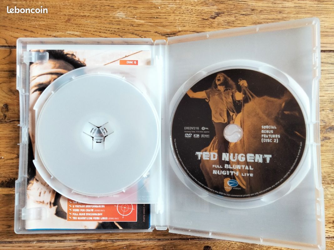 DVD concert. Ted Nugent : Full bluntal Nugity live (image 3)