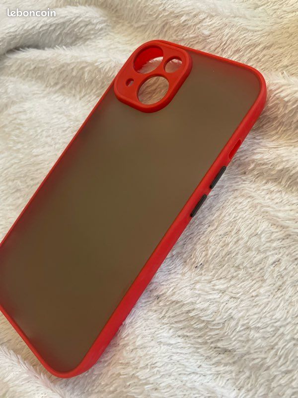 Coque iPhone 15 rouge (image 1)