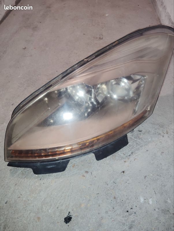 Phare c4 Picasso (image 1)