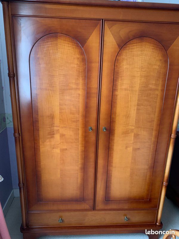 Chambre en merisier (image 1)