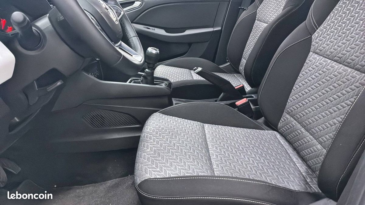 Renault clio tce 90 21n limited (image 12)