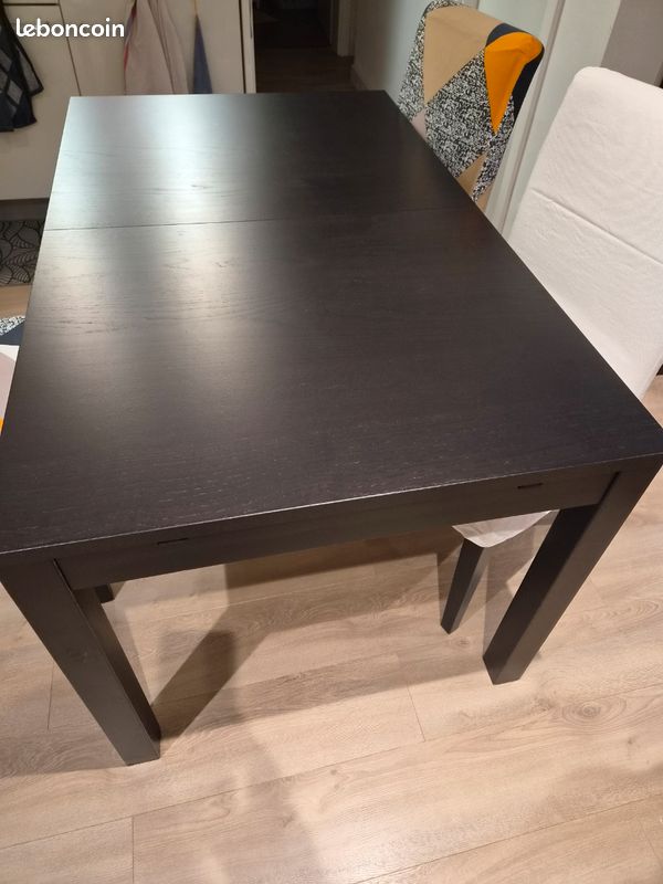 Table et 4 chaises (image 4)