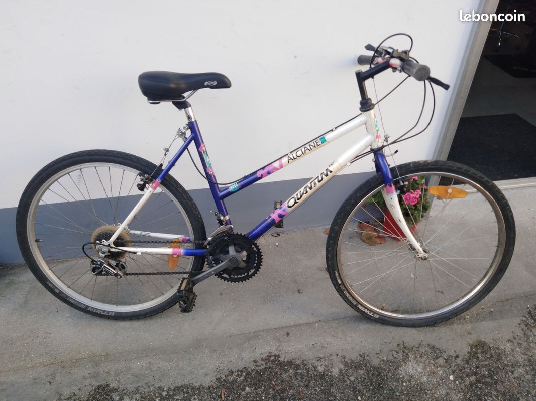 L'ARTICLE EST DISPONIBLE vélo VTT VTC 26 pouce femme