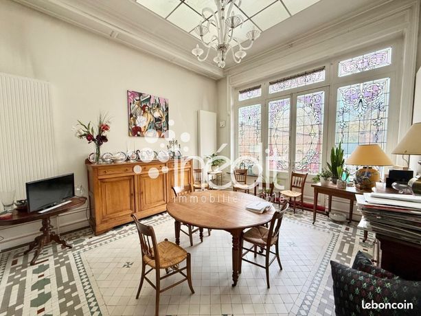 Maison 8 pièces 289 m² — 3